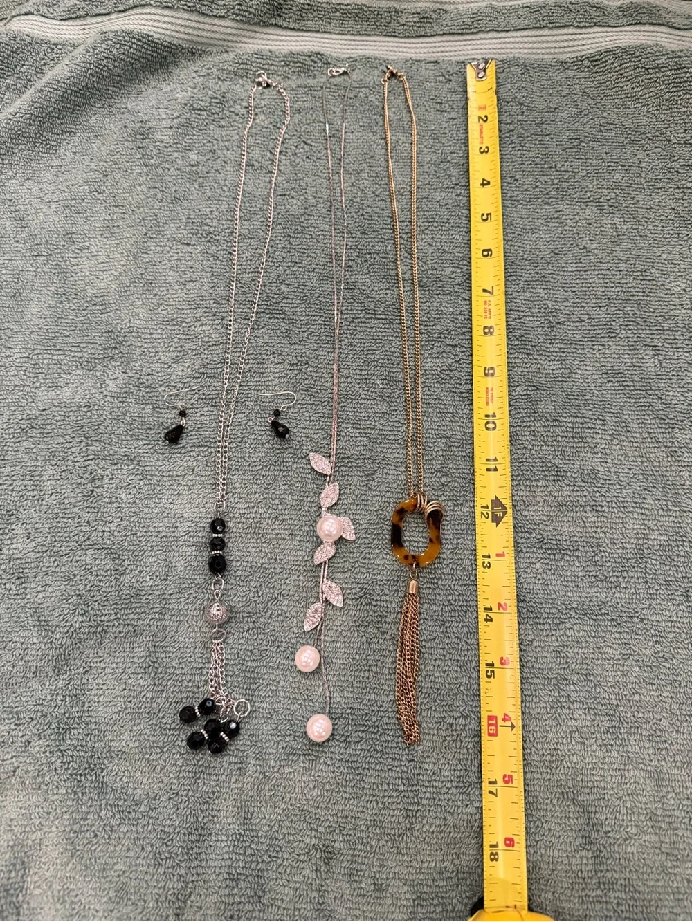 Mixed Women’s Necklace and Earring Set - Pink, Red, Blue, Black, Multicolor